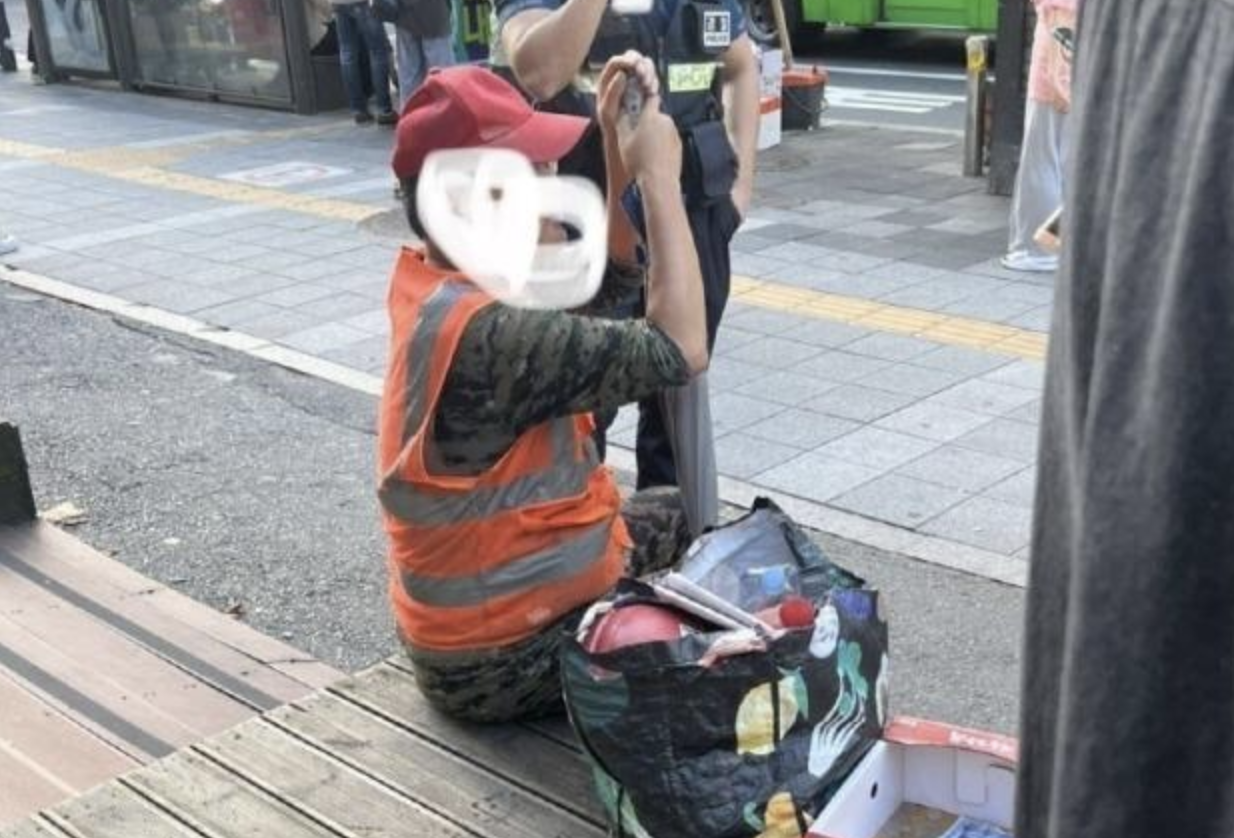 서이초 앞에서 발생한 성금함 사건, 무슨 일이 있었을까?