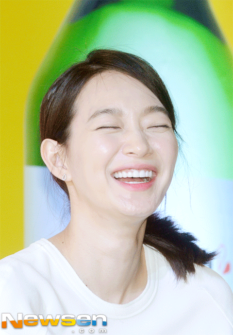 데뷔 후 26억이나 기부를 한 연예인! 누굴까? 1 신민아